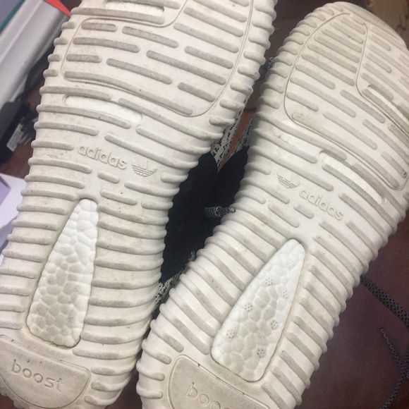 turtle dove yeezys 350 - Picture 3 of 4